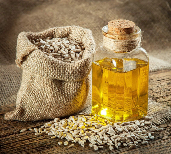 Vitamin E (Tocopheryl acetate) – 3 mg (25% NRV)